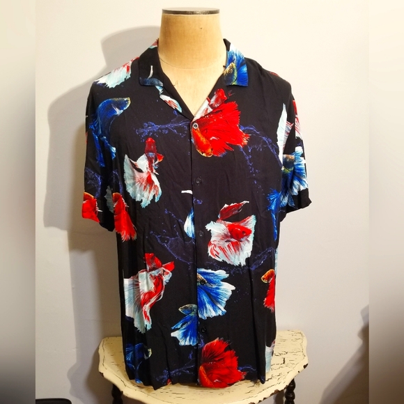NEW MENS BETTA FISH PRINT RETRO SHIRT BOHO VACATION BEACH WEEKEND SPRING BREAK - Picture 1 of 6